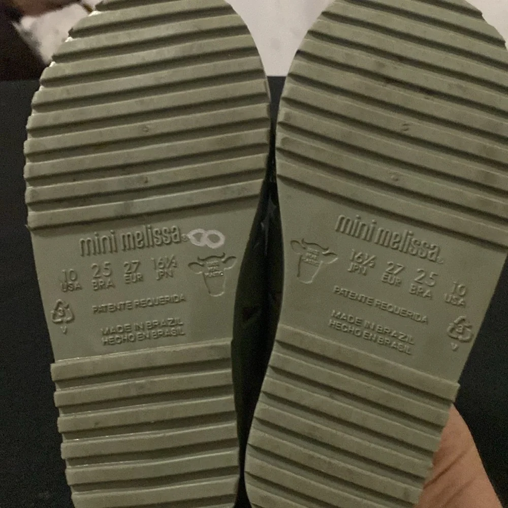 Mini Melissa Kids ARMY GREEN SIZE 10 HOOK LOOP‎ STRAP Dinosaur Sandals EUC CLEAN